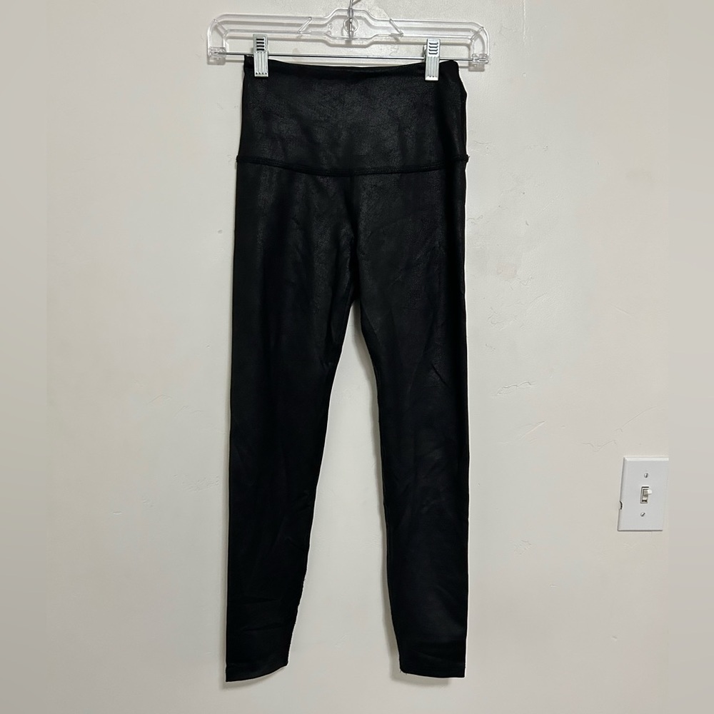 Beyond yoga faux leather like skinny leggings size xl